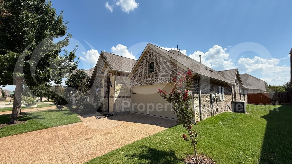 Primary Photo - 4112 Overton Dr
