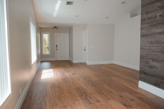 Building Photo - 1261 Majesty Terrace