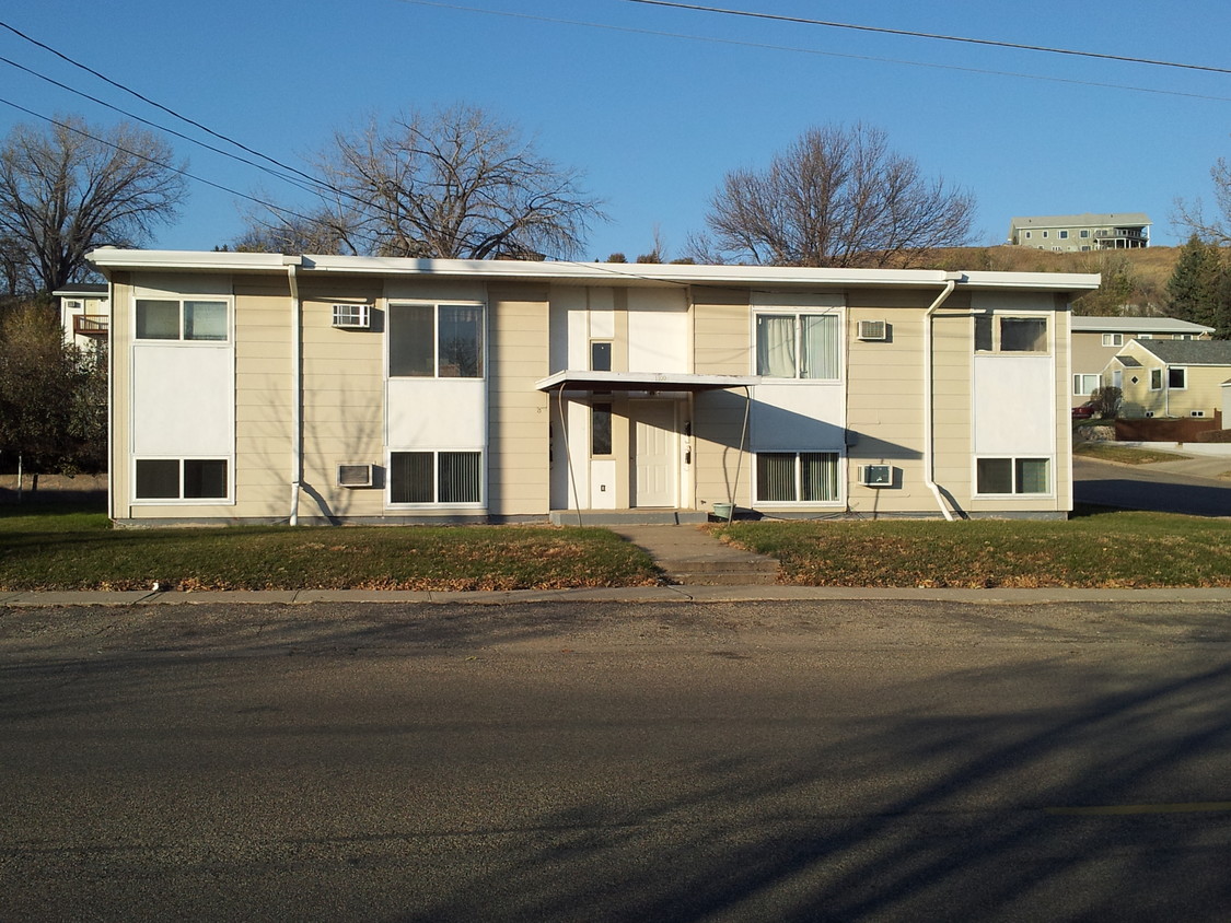 Primary Photo - 1100 11th Ave NW