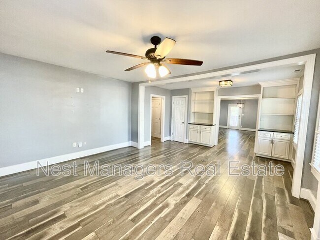 Foto del edificio - 228 Pinecrest Dr