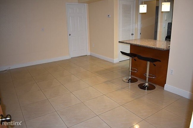 Building Photo - 800 SW 129th Pl