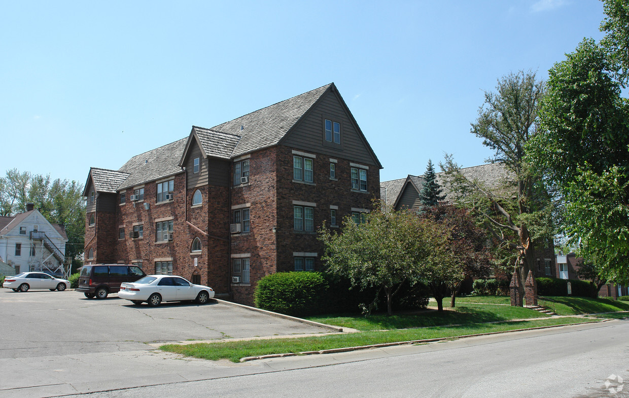 Buckingham Manor Apartments - Apartments in Omaha, NE | Apartments.com