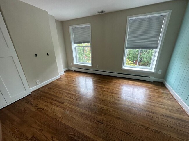 Foto del edificio - 330 E St SE