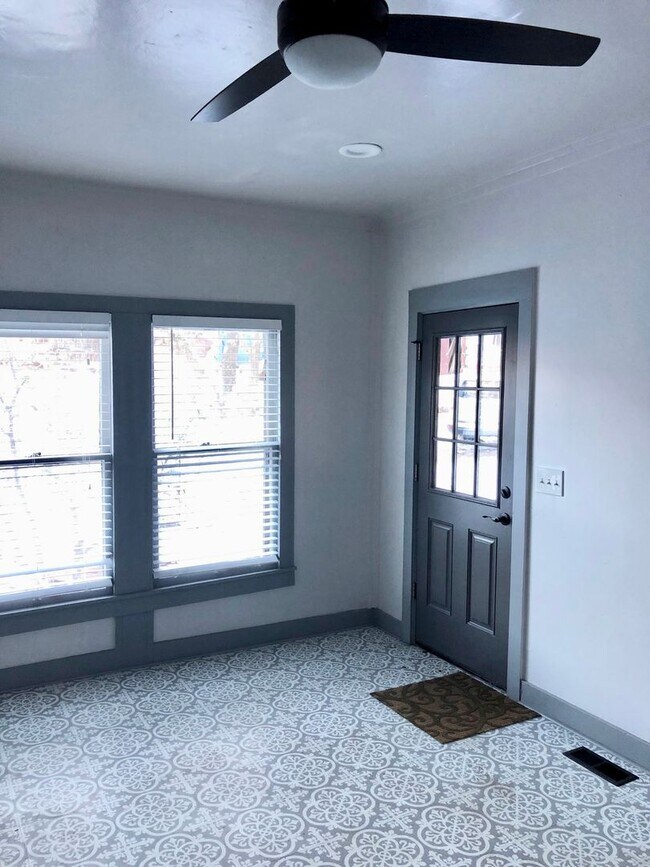 Foto del edificio - Renovated 2-Bedroom Standalone Home