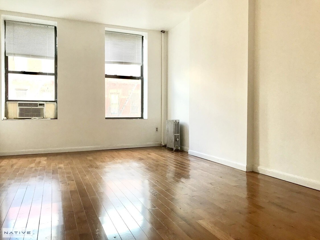 Primary Photo - 125 Bedford Ave