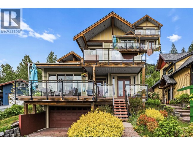 Building Photo - 915 Thistle Pl