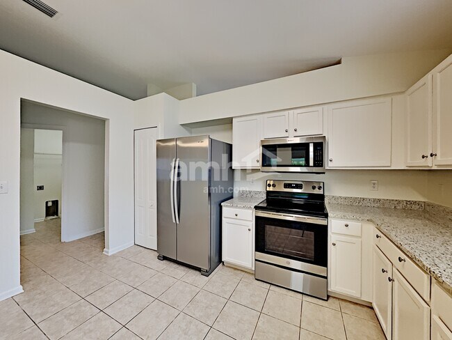 Foto del edificio - 1044 Summer Breeze Dr