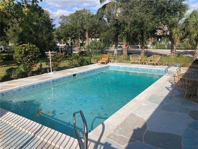Foto del edificio - 1256 Mistletoe Ct