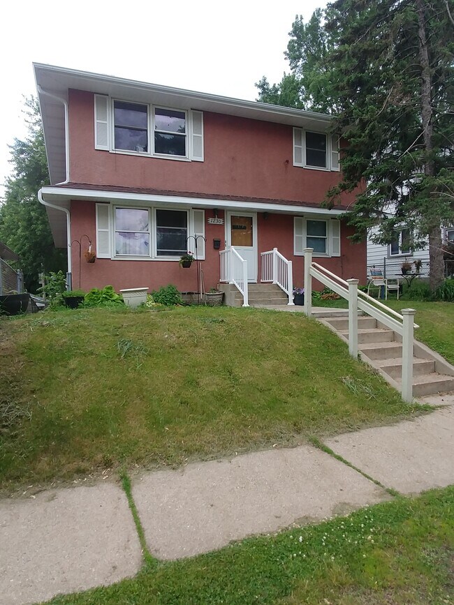 Frente exterior - 1230 Hewitt Ave