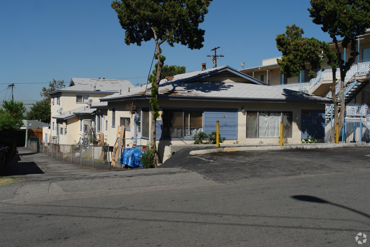 Foto del edificio - 10159-10165 Samoa Ave