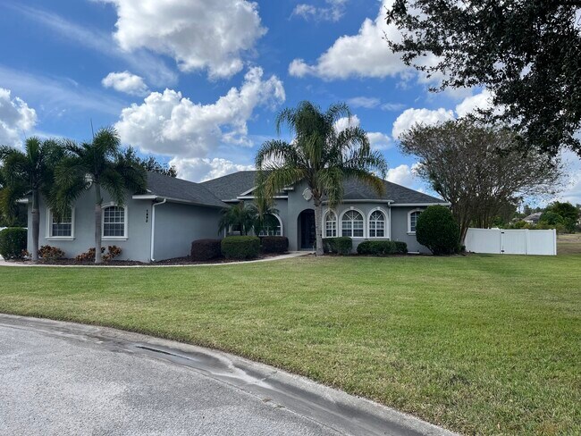 Foto del edificio - 1895 Orangewood Ct