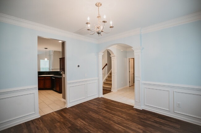 Foto del edificio - 4 Bed/2.5 Bath/Primary downstairs