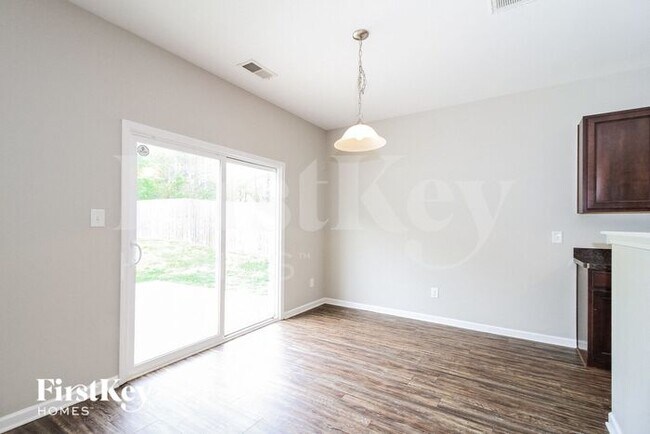 Building Photo - 812 Orchestra Dr