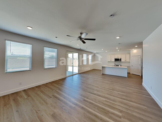 Foto del edificio - 9604 Harkes Dr
