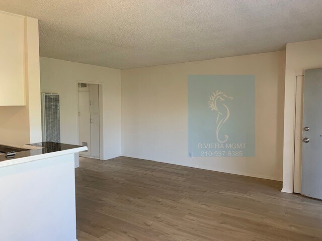 Building Photo - 1318 W Gardena Blvd