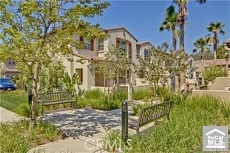 Building Photo - 148 Hedge Bloom