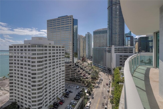 Foto del edificio - 950 Brickell Bay Dr