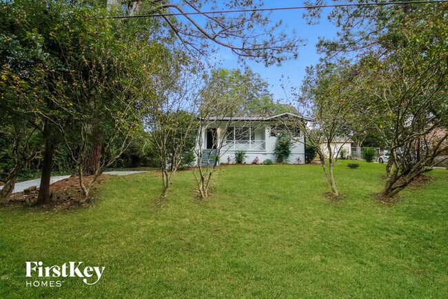 Building Photo - 4684 Clemmons Dr