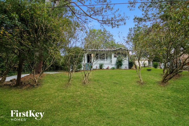 Foto del edificio - 4684 Clemmons Dr