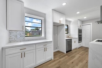 Building Photo - 5634 Cerritos Dr