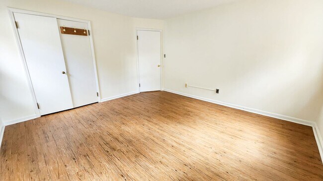 Building Photo - Move in ready!