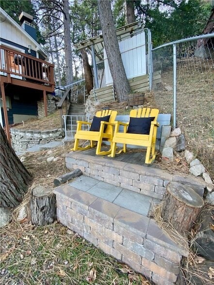 Building Photo - 23870 Lakeview Dr