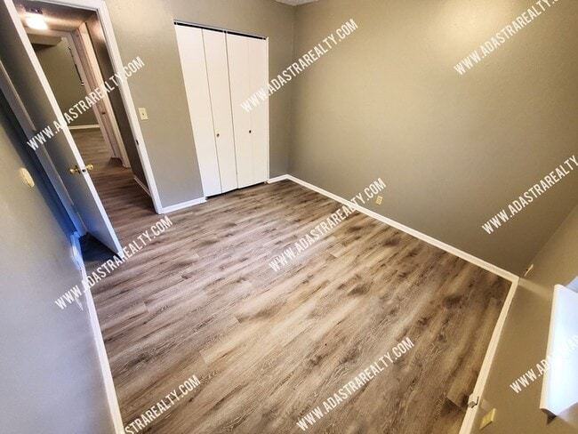 Building Photo - 7032 Woodson Rd