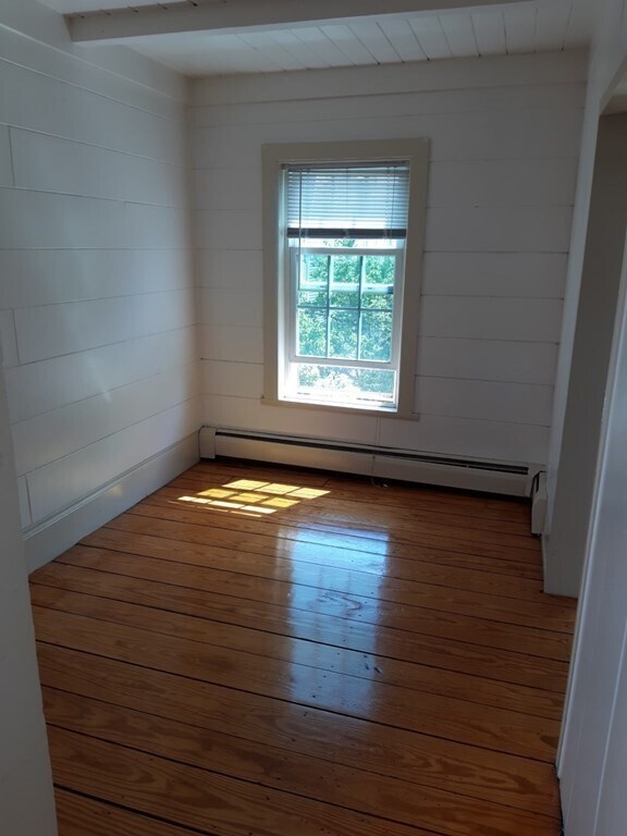 Building Photo - 339 Bunker Hill St