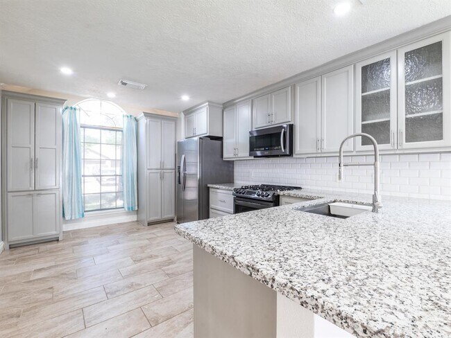 Foto del edificio - 6407 Bayou Crest Dr