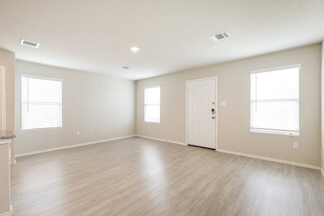 Building Photo - 4224 Southton Lk