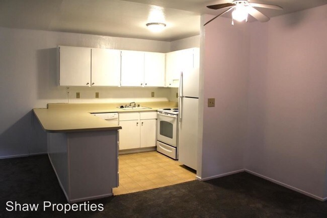 Building Photo - 117 Tewksbury Ave