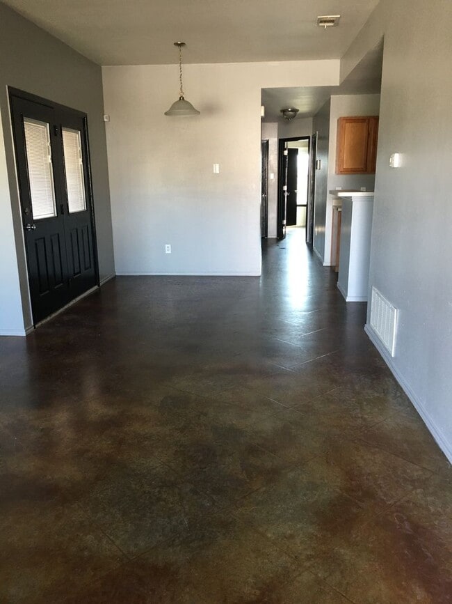 Building Photo - 6208 Temora Loop