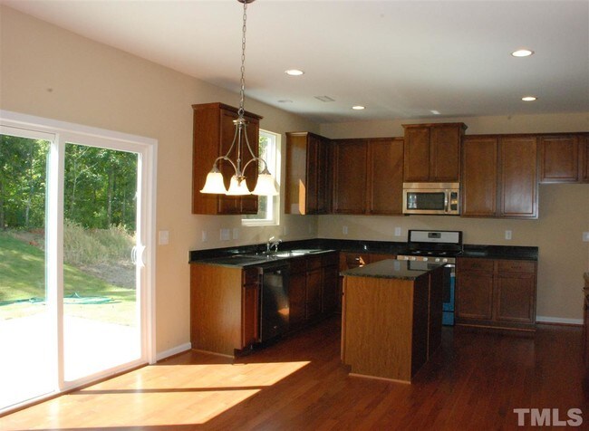 Building Photo - 206 Glenview Lane