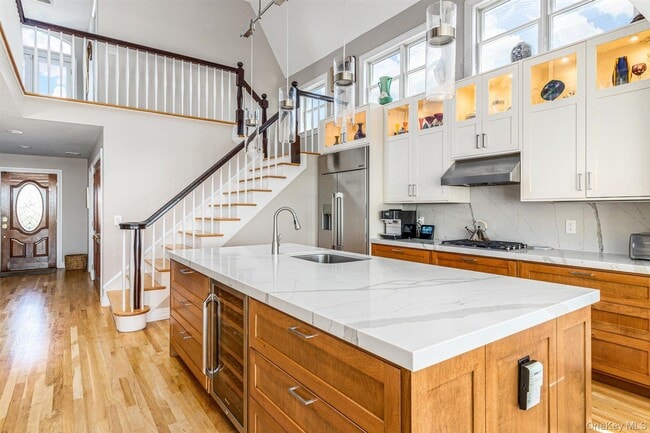 Building Photo - 803 Dune Rd