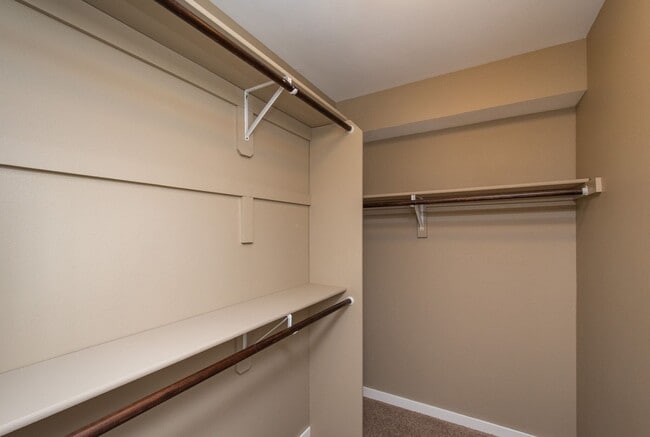 Building Photo - Oakcrest Condominiums