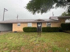Building Photo - 204 Karem Cir