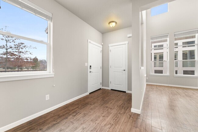 Foto del edificio - 2122 W Summit Pkwy