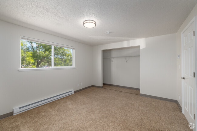 2BR, 1BA - 832SF - The Vicinity