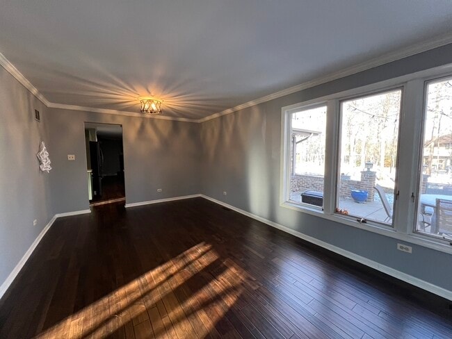 Building Photo - 619 Tanglewood Ln