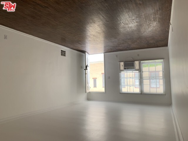 Building Photo - 1453 S Beverly Dr