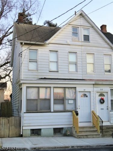 Primary Photo - 40 Davis St