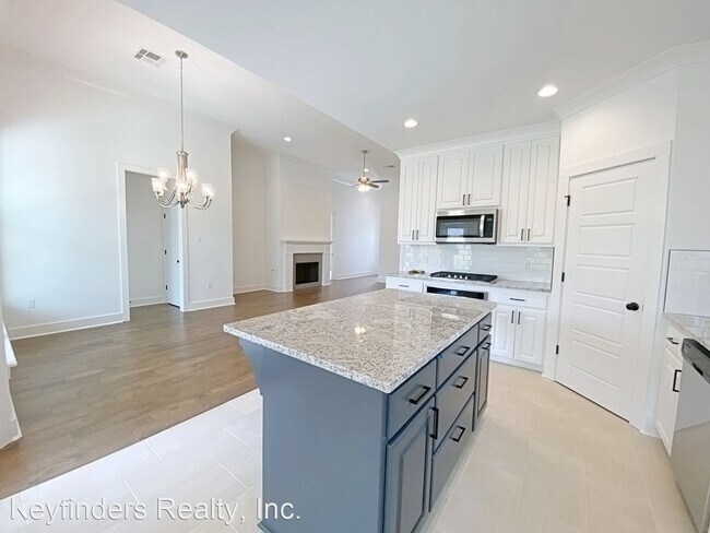 Building Photo - 4 br, 2 bath House - 30156 Sanctuary Blvd.