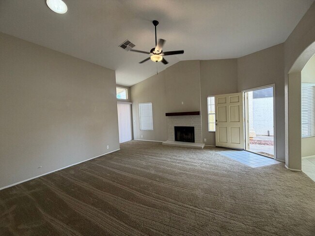 Foto del edificio - 3bed 2 bath Arrowhead Ranch Home