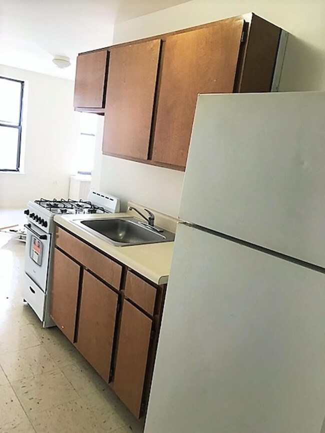 Building Photo - 206 East 67th Street
