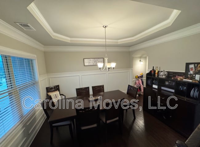 Building Photo - 121 Wild Hickory Cir