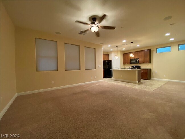 Foto del edificio - 10245 Mayflower Bay Ave