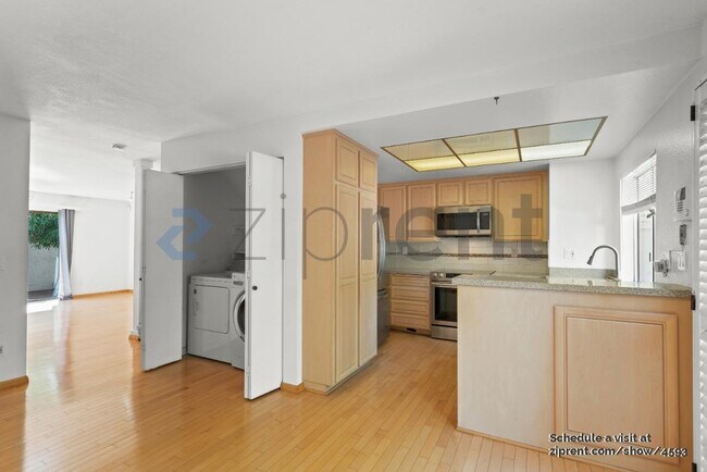 Foto del edificio - 11051 Firethorne Dr