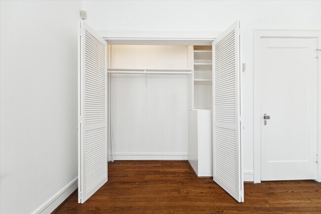 Foto del edificio - 2309 Wroxton Rd