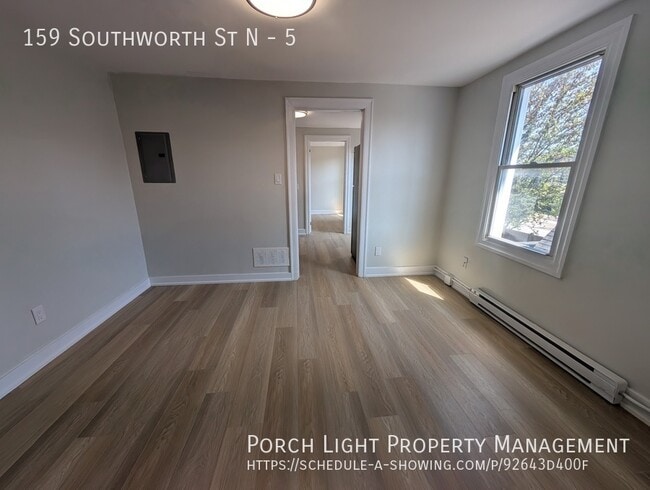 Building Photo - Bright and Fully Remodeled 2 Bedroom