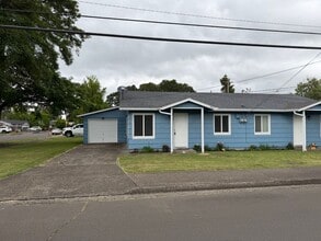 Building Photo - 990 W 10th Ave